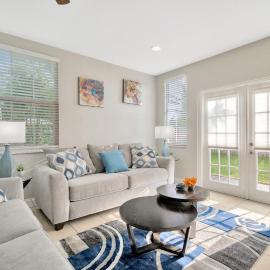 Spacious House with big backyard in N. Hyde Park / Close to Downtown