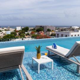New Luxury Studio in the City Center, hotel in Playa del Carmen