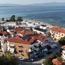 Haus Niko Apartments and Suites, hotel in Nea Potidaea
