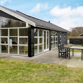 8 person holiday home in Hals-By Traum, hotelli kohteessa Hals