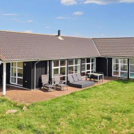 12 person holiday home in Pandrup-By Traum, hotel en Pandrup