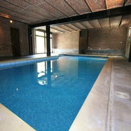 Mansion with Pool, Néblon