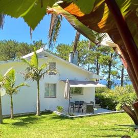 Sunny Home Near the Sea, hotel in Porto do Son