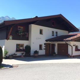 Haus Deutinger, hotel in Piesendorf