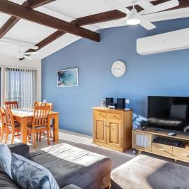 Free night.Pay for 2 stay for 3 at Pacific Chillz, отель в городе Улладалла