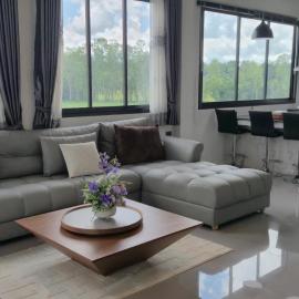 Harary Family resort, hotel in Amphoe Sawang Daen Din