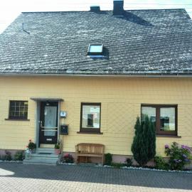 Cozy Apartment with Private Garden in Nisterau