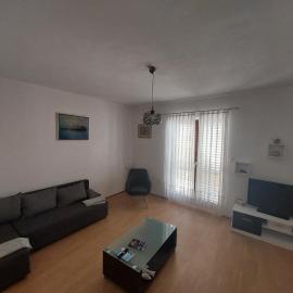 Apartment Dominik - Two Bedroom Apartment with Terrace and Sea View, hotel in Smokvica
