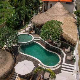Layla Cabana - 7BR Villa in Pererenan - With Private Pool, Spa, Cinema & Gym, hotel in Tumbak Bayuh