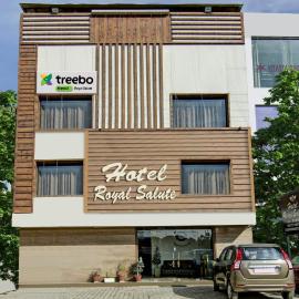 Hotel Royal Salute Chandigarh Delhi Expressway Zirakpur Chandigarh, hotel in Zirakpur