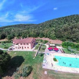 Elegant apartment only 1 hour from Rome، فندق في نارني