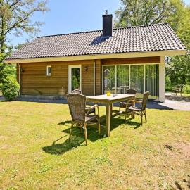 Chalet with gorgeous view of the natural surroundings, Hotel in Weerselo