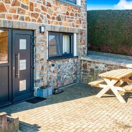 Test Property Sophisticated Holiday Home in Lierneux near forest, Hotel in Lierneux