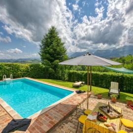 Countryside Villa in Amandola with Swimming Pool, hotell sihtkohas Amandola