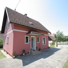 Modern apartment with garden near the Petzen ski area in Eberndorf Carinthia, hotell sihtkohas Eberndorf