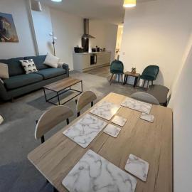 Hunters House Flat 6 Sleeps 3 long stays Free Wi-Fi