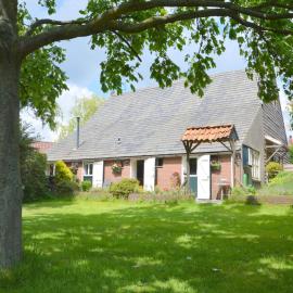 Cozy Holiday Home in Bergen op Zoom with Garden, hotel in Bergen op Zoom