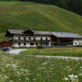 Ferienwohnungen Boarhof, hotel in San Giacomo Val di Vizze
