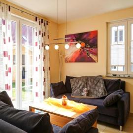 Holiday House Nightingale, Glowe, hotel i Glowe