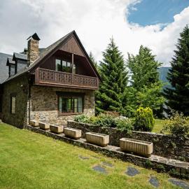 Splendid house next to the Baqueira Beret ski resort, hotel in Vielha