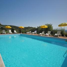 Cozy Farmhouse in Paciano with Private Pool, hotel en Paciano