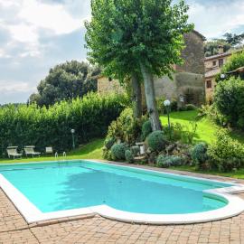 Stunning Holiday Home in Umbria With Jacuzzi