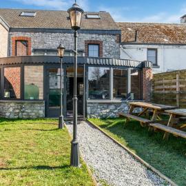Han-sur-Lesse cottage, hotel in Han-sur-Lesse