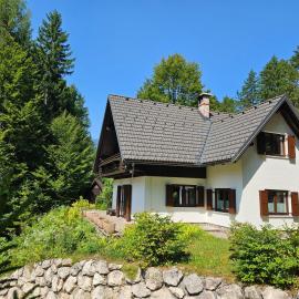 Chalet 61 Lake Jasna, hotel in Kranjska Gora