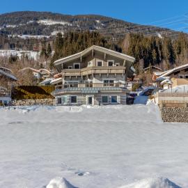 Apartment in Neukirchen near Ski Lift