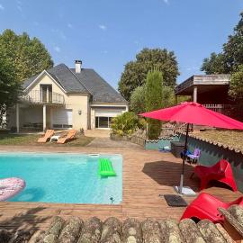 Villa Bardon - Design - Centre-ville - Piscine – hotel w mieście Brive-la-Gaillarde