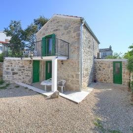 Kamena vila, hotel di Kornić