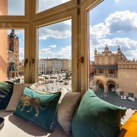 Feniks Main Square by Fragola Collection