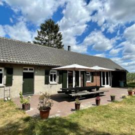 Farmhouse in Stramproy near Forest
