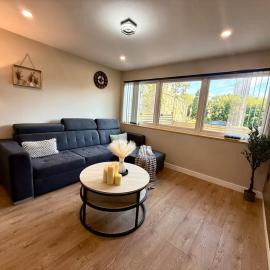 Detached Modern Flat 8 Min Walk to Pudsey Station, hotel a Farsley