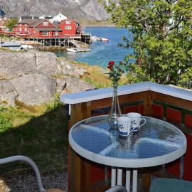 3 person holiday home in Henningsvær, hotel in Henningsvær