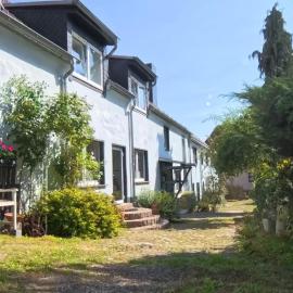 Das Gartenhaus, hótel í Neudorf