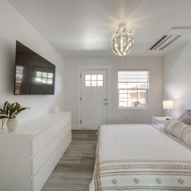 Steps to Soap Lake: Studio Stay w/ Patio!, viešbutis mieste Soap Lake