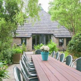 Farmhouse in Waskemeer with Large Garden, Hotel in Waskemeer