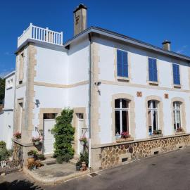 Holiday Home in Limousin near Forest