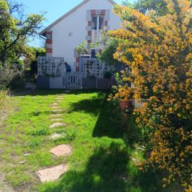 Les romarins, hotel a Lencloître