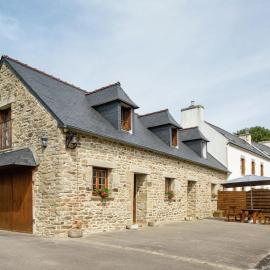 Charming Stay in Pont-Croix, hotel a Pont-Croix