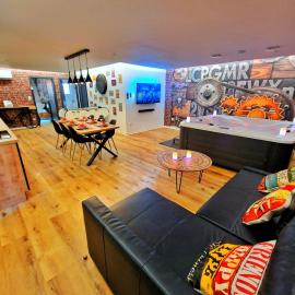 LOFT & SPA-6 Pers-Jacuzzi-Parking-Jardin-Clim-Colmar, hotel a Muntzenheim