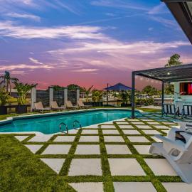 Luxury for 10 | 4BR w/ Pvt Pool/Hot Tub+Bay Access, hotel in Tampa