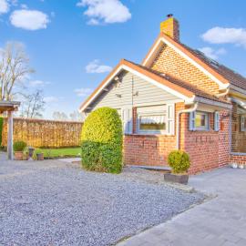 Holiday Home in Hollebeke with Private Garden, hotel di Zandvoorde