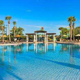 3 Bedroom Condo with Water Park & Fantastic Pool only Minutes To Walt Disney World's Front Gate!!!