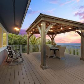 4BR Kona Home with Ocean Views and AC!, hotel in Kailua-Kona