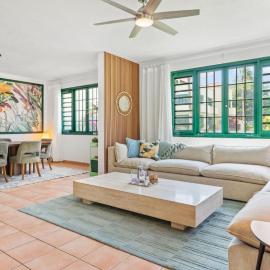 Beachfront Surf House-Family Fun, Pool and Solar