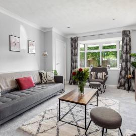 Curlew Stays - Semi Detached Home - Pet Friendly, hotel in Thornton