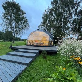 CEPĻI Glempings, hotelli kohteessa Dunte