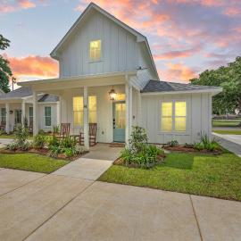Home Run House - King Bed - Loft - Sports Complex, Hotel in Youngsville
